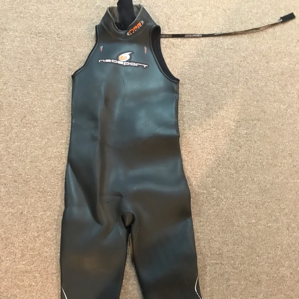 NeoSport men’s M sleeveless wetsuit. Worn once